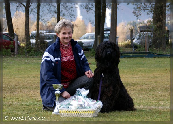 Uschi mit ihrer Moonlight Black Bear BONITA PEPITA - BGH-1, 1. Platz